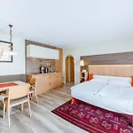 Harmls Hotel apartamentowy 3*