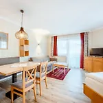 Hotel apartamentowy Harmls